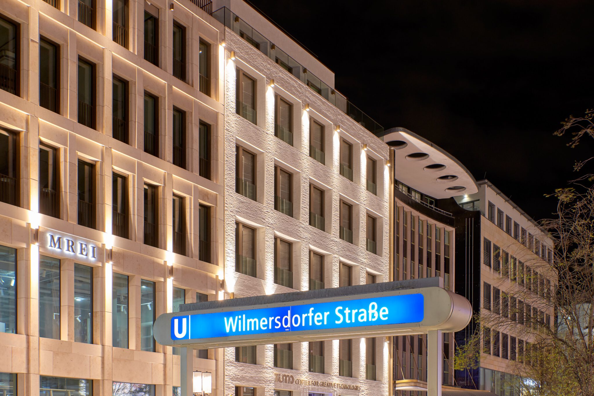 Außenansicht Wilmersdorfer Straße 59 und 60 bei Nacht